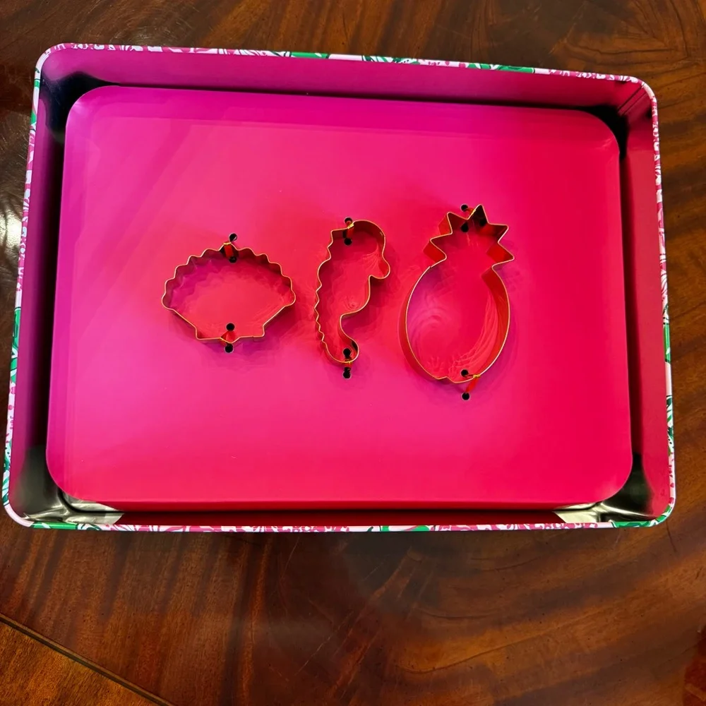 NWT Lilly Pulitzer Koala La La Cookie Exchange Kit Tin Cookie Cutters